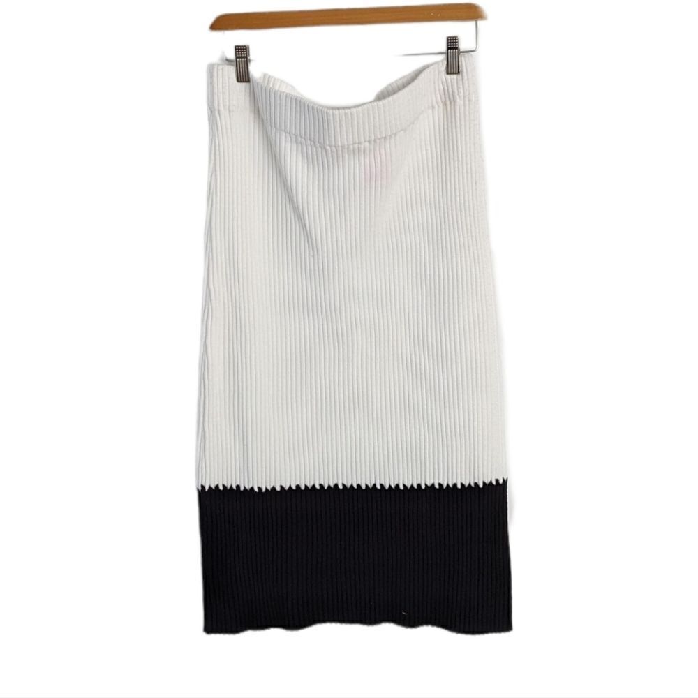 Knit pleated midi Skirt color block black and white Large NWOT